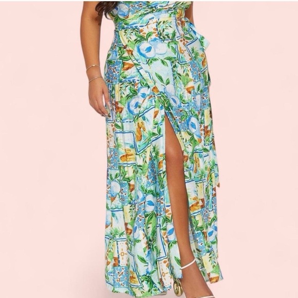 Floral Print Maxi Dress - Picture 2 of 2
